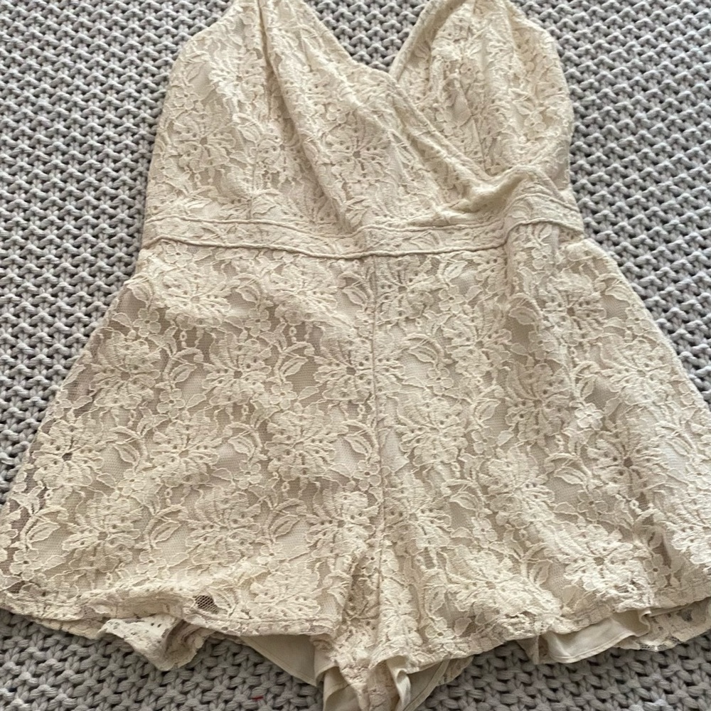 Abercrombie and Fitch lace romper size XL